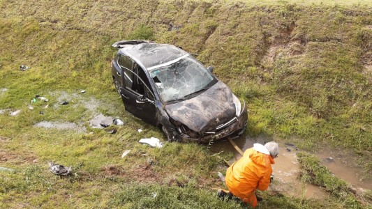 Despiste, vuelco y milagro en la Circunvalación