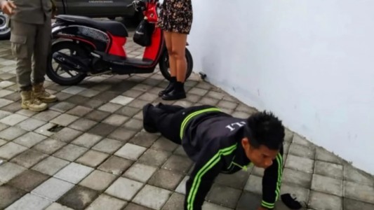 Video: sancionan con 25 flexiones a quienes no tengan tapabocas en la Isla de Bali