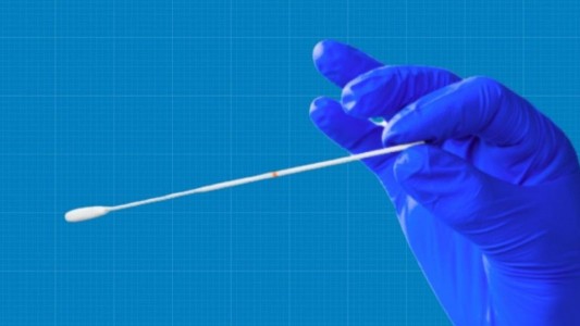 La prueba anal de coronavirus ya es obligatoria en China para quienes arriben a Beijing desde el extranjero