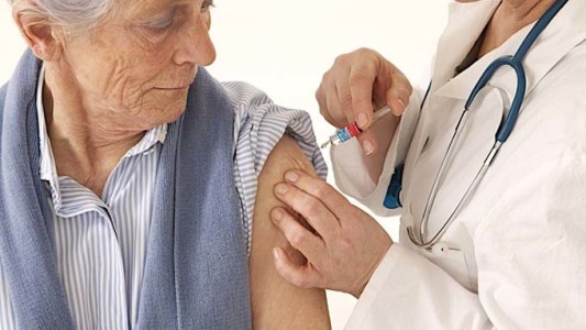 Menos del 0,2% de las personas vacunadas fueron notificadas como casos positivos