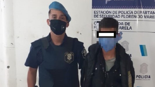 El chofer y un pasajero detuvieron a un ladrón armado en un colectivo