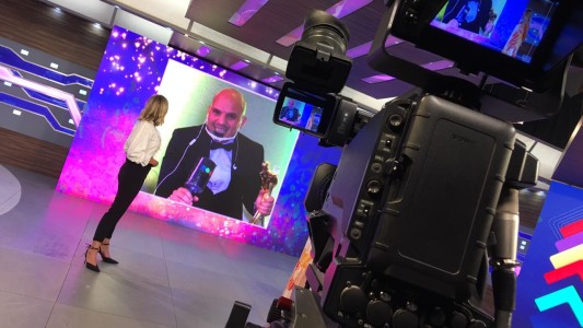 Ángel Carabajal, premio Carlos de Oro en Telefe Noticias