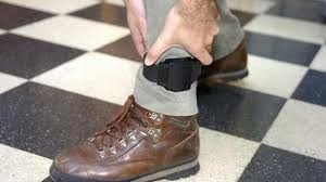 Le colocan una tobillera electrónica al comerciante acusado de violación