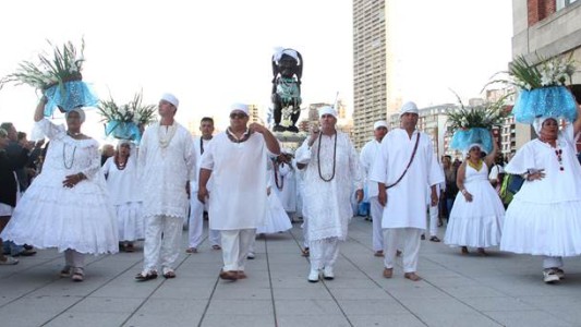 Con una ceremonia simbólica, homenajearon a Iemanjá en Mar del Plata