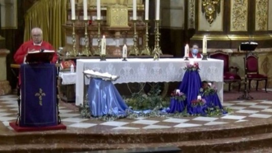 Un cura negaba el coronavirus y daba misa sin tapabocas: terminó contagiando a 24 personas