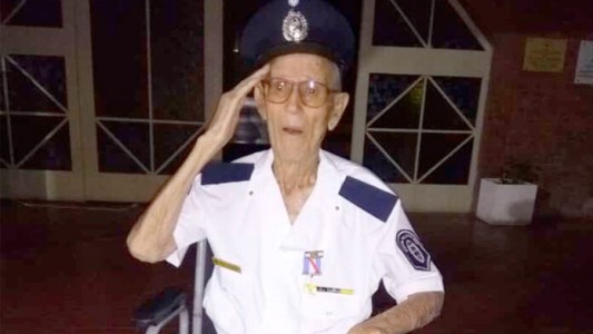 Cumplió 102 años y se convirtió en el policía retirado más longevo