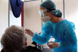 Hallan anomalías oculares en pacientes con cuadros graves de Covid-19