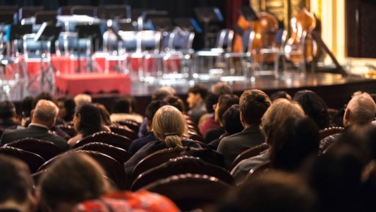 Francia permitirá festivales musicales con hasta 5.000 personas, pero sentadas y con distancia