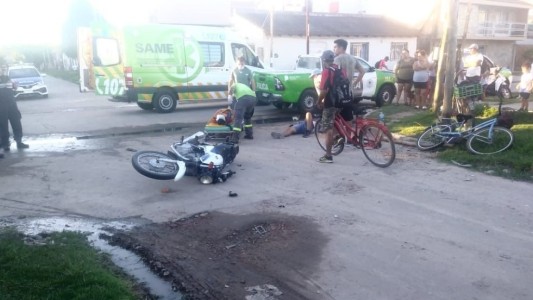 Un policía que manejaba alcoholizado chocó e hirió a dos personas