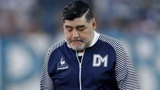 Abren y peritan los teléfonos celulares de Maradona
