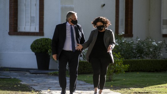 Vacunatorio vip: Vizzotti adelantó que difundirá la lista de turnos dados en el Hospital Posadas