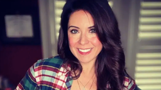 Una madre gana 150 mil dólares subiendo fotos a OnlyFans, pero se le complicó cuando se enteraron en el colegio católico de sus hijos