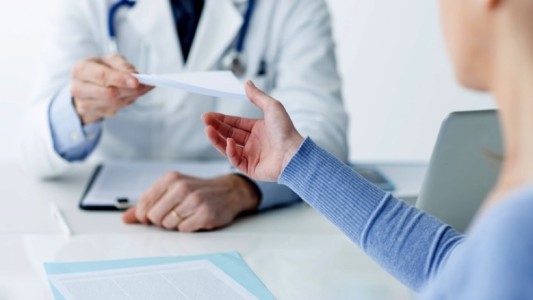 Ordenan a obra social reafiliar a una mujer con dos hijos que no pudo pagar la cuota