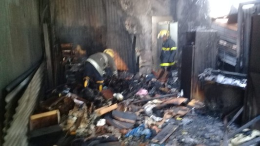 Producían cerveza artesanal casera y se les calcinó la casa