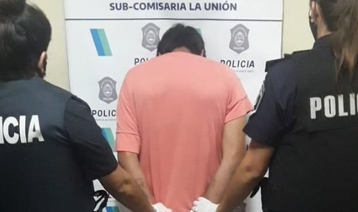 Acusado de abuso sexual fue detenido mientras estaba con su ex hijastra de cinco años desnudo en una cama