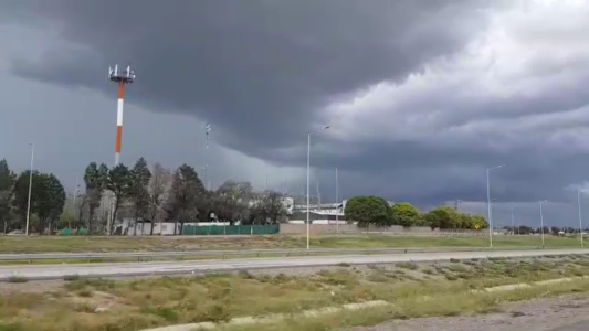 FOTOS y VIDEOS: La oscura y tormentosa tarde cordobesa