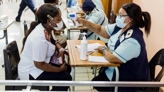 Coronavirus: contagiados con cepa sudafricana de Covid-19 tendrían mayor inmunidad