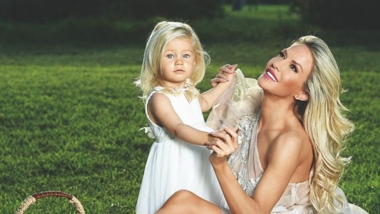 Bronca en las redes por las fotos de Luciana Salazar con su empleada doméstica en el supermercado