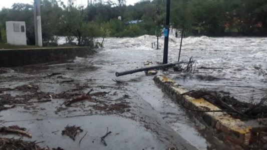 FOTOS Y VIDEO - Imponentes crecidas de los ríos serranos: el San Antonio subió ocho metros