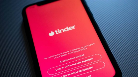 Tinder permitirá conocer los antecedentes penales de una cita antes del encuentro