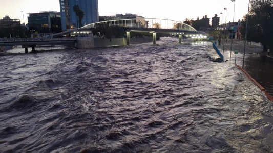 El pico de la creciente llega al Río Suquía a la medianoche