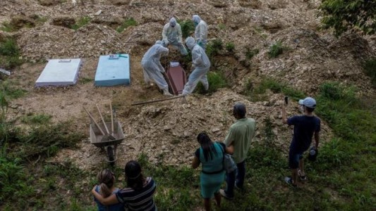 Drama por falta de camas en Brasil: un hombre de 22 años murió de coronavirus en San Pablo