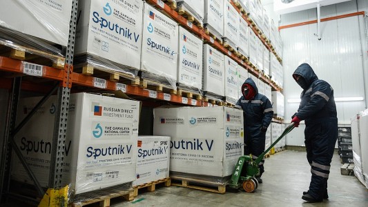 Farmacéuticas de Rusia e India se asocian para suministrar 200 millones de dosis de la vacuna Sputnik V
