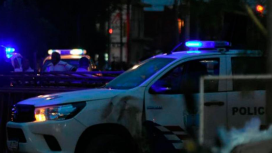 Fue detenido por golpear a su suegra y meter la cabeza de su pareja en el inodoro