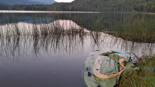 San Martín de los Andes: hallaron un cuerpo y restos de una balsa en una laguna