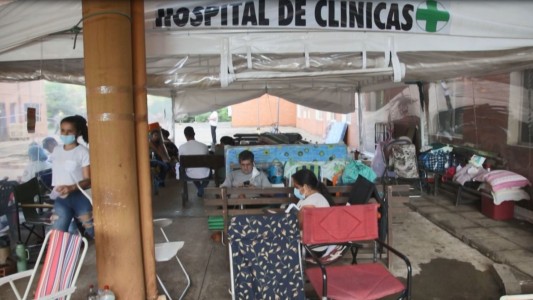 Colapsan los hospitales en Paraguay por la creciente ola de coronavirus