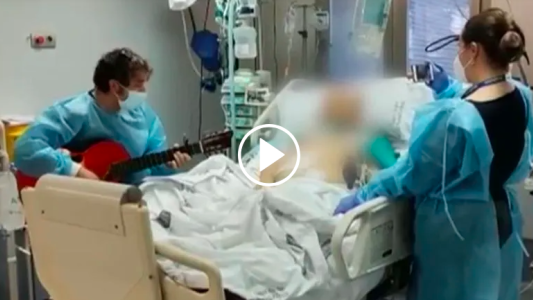 El amor que cura: le cantó a su papá una canción de Sabina en terapia intensiva