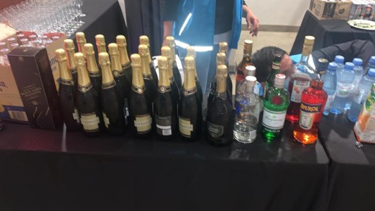 Clausuraron una fiesta clandestina en Balvanera y detuvieron a ocho personas con éxtasis, marihuana y cocaína