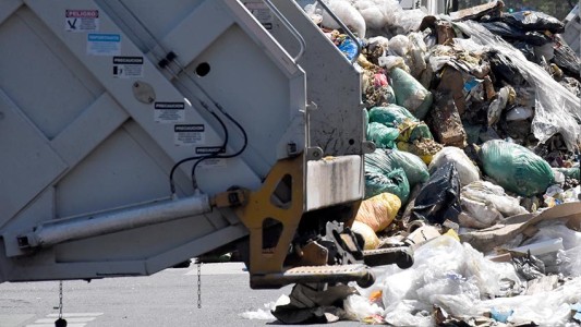 Hallaron restos óseos entre la basura en Rosario: investigan si se trata de partes humanas