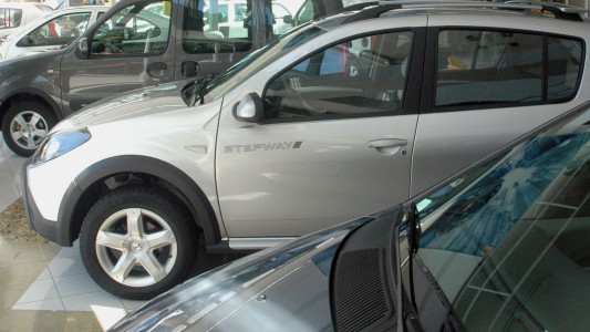 Mantener un auto puede costar hasta un 53% más que un salario mínimo