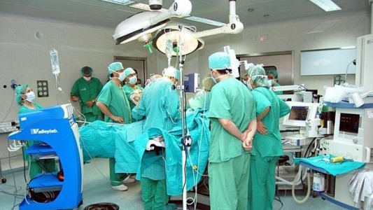 La provincia que suspendió todas las cirugías programadas para resguardar las camas críticas