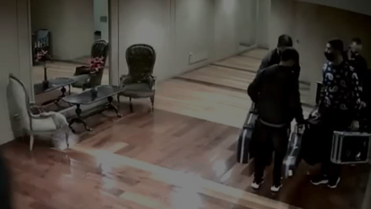 Desvalijaron a una jubilada y escaparon como si fueran una banda de músicos