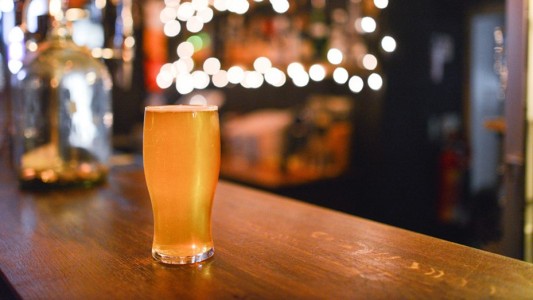 Francia prohibirá tomar alcohol en la vía pública entre las medidas para frenar al coronavirus