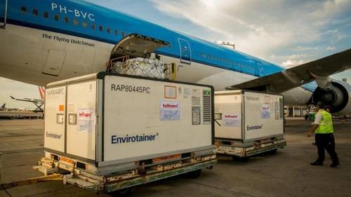 Llegó un avión de Aerolíneas con un millón de vacunas chinas Sinopharm