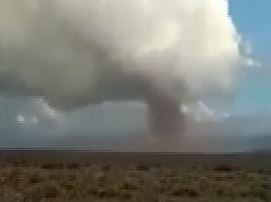 Video: grabaron un impresionante tornado en El Atuel