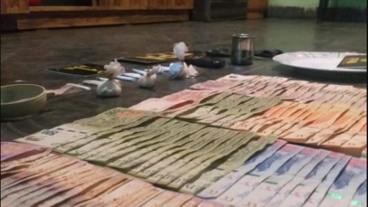 Denuncia anónima: detuvieron a narcomenudista con droga y dinero en efectivo