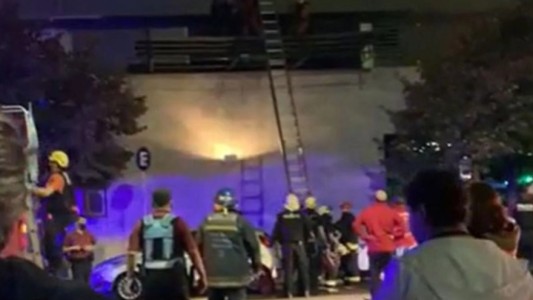 "Por momentos se despierta y habla con la madre": la salud de la nena que cayó desde un balcón