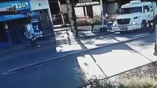 Arrojó a una mujer bajo un camión para robarle el celular: confirman condena a 10 años de prisión