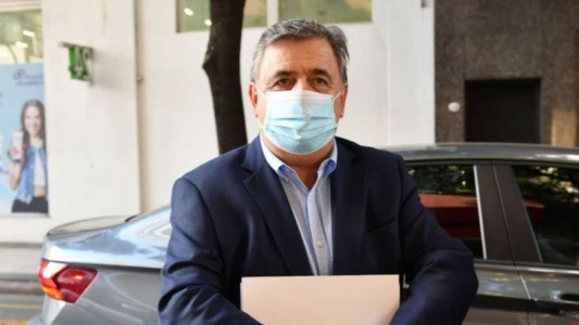 La oposición fustigó las nuevas medidas de cuidado del Gobierno