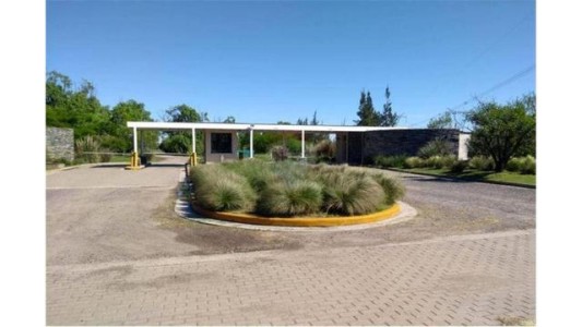 Encapuchados maniataron con sábanas y asaltaron a una familia en un country