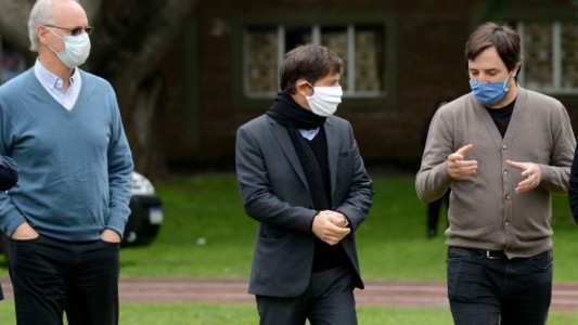 Kreplak: "Se está contemplado reducir presencialidad en escuelas si hay mucha circulación viral"