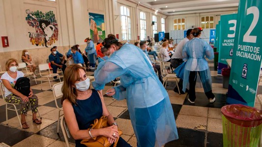 Mañana se interrumpe la vacunación en Córdoba: Se acabaron las primeras dosis