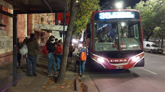 El martes el transporte público vuelve de 5:00 a 23:00, en la Ciudad de Córdoba