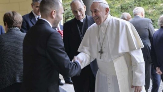 El ministro Guzmán será recibido mañana por el Papa Francisco en el Vaticano