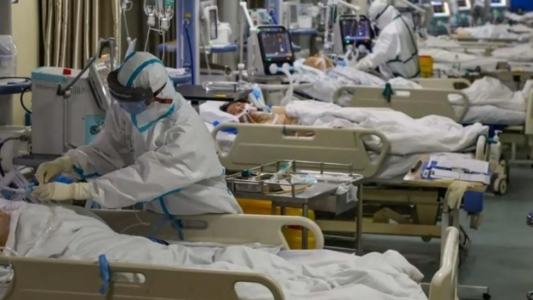 Para la segunda ola, prevén el doble de camas críticas respecto del pico del año pasado