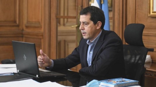 De Pedro advirtió que si no hay desaceleración, se puede "generar la cepa Buenos Aires"
